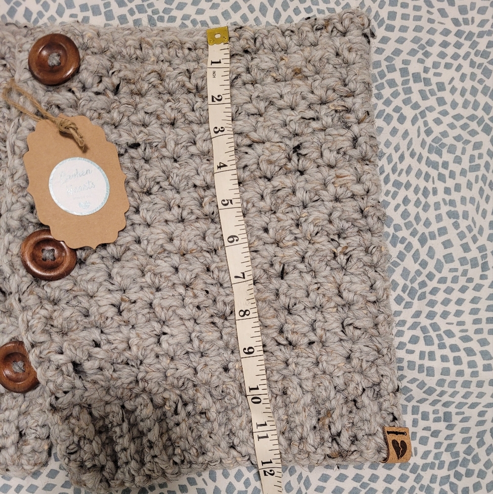 Handmade Cowl - Picture 2 of 3